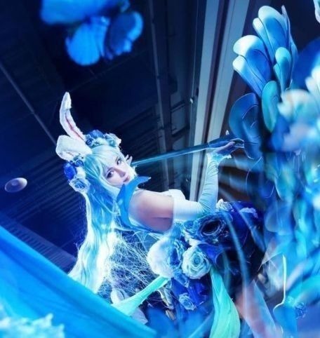 漫展|漫展也能出大片小姐姐cos公孙离,抬腿时才知什么叫一舞倾城