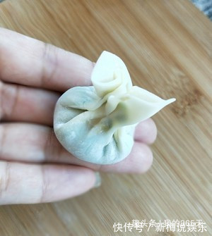 爱吃馄饨别买着吃了,教你在家做,皮薄馅鲜,比买的好吃
