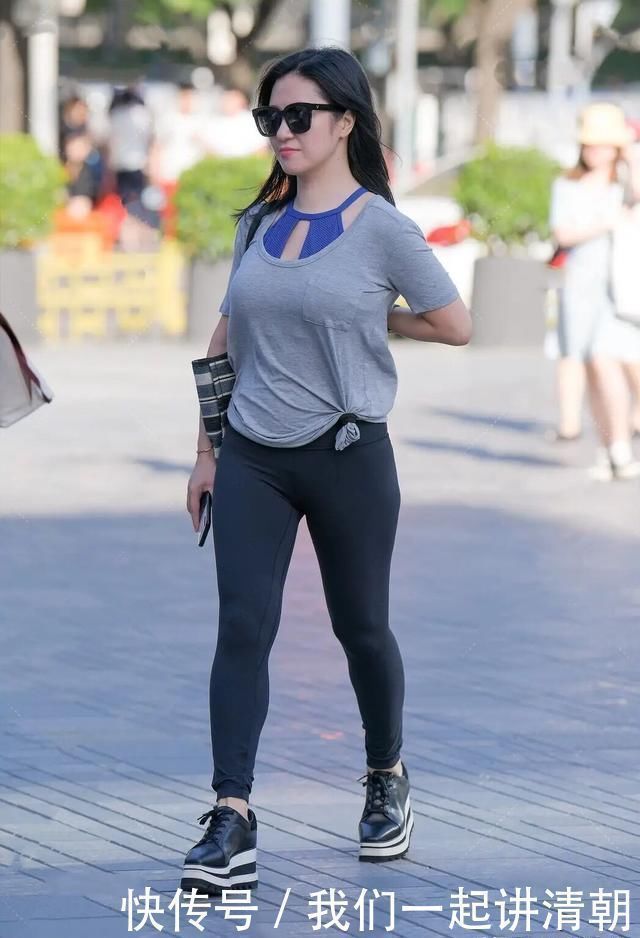 显瘦 有腿粗的女孩,打底裤将会是你的“福将”,显瘦时髦两不误