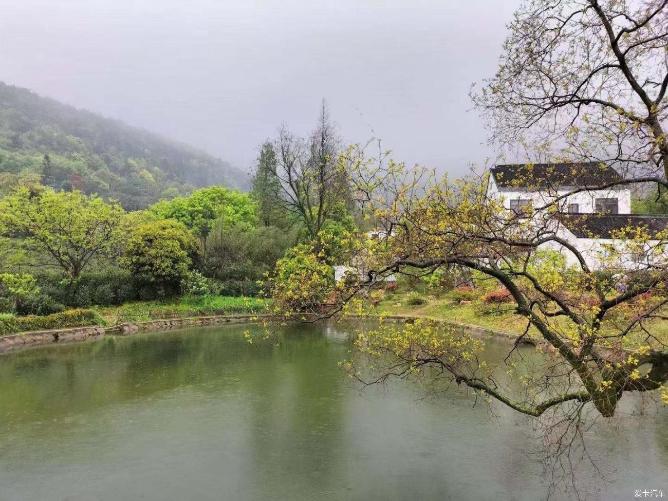 细雨邂逅虞山