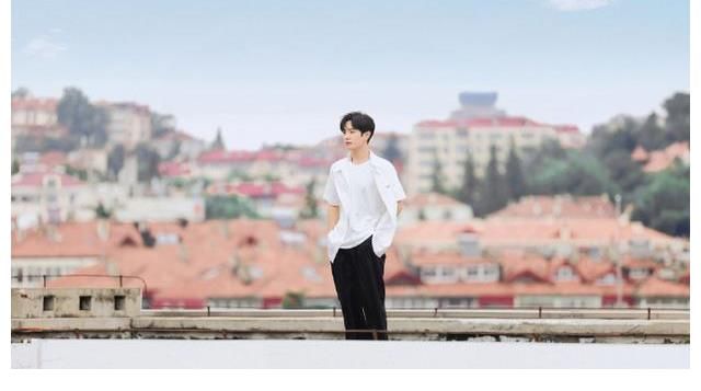 阳光帅气|李汶翰：现处于一个尴尬的位置，新歌来袭送你一个清澈少年