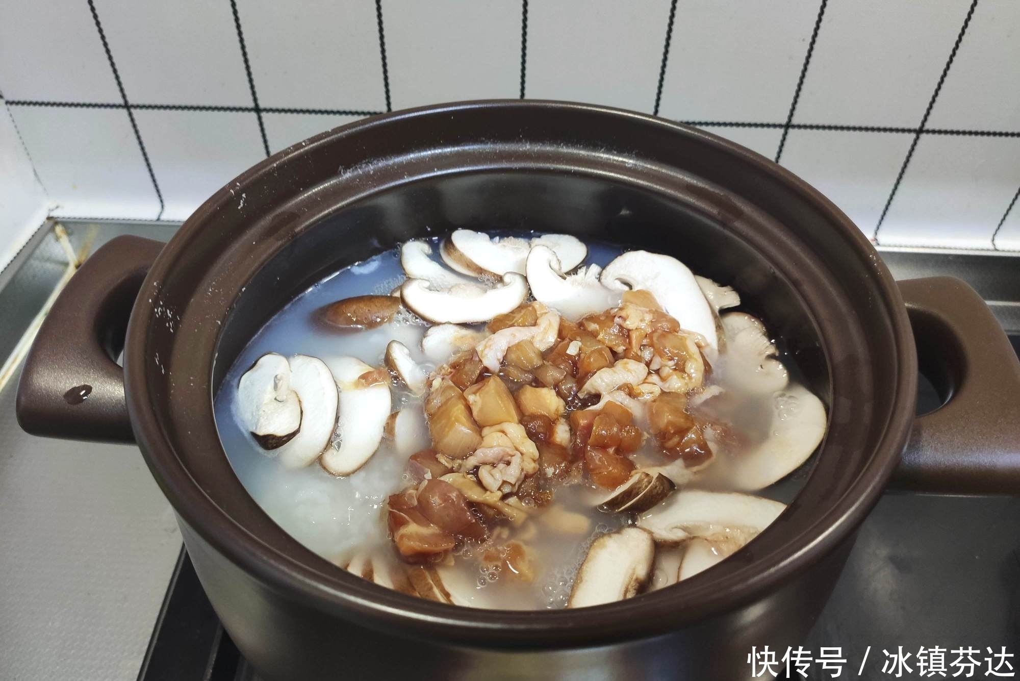 特别|秋天早餐喝这粥,营养滋补,鲜味十足特别好喝,孩子三天两头馋它