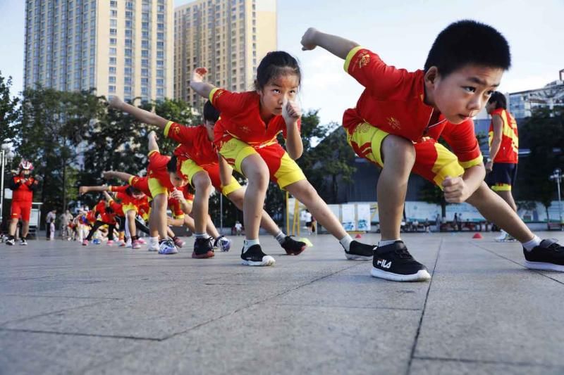 京西一“轮滑广场” 孩子们享受专业训练