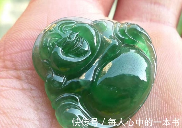 佛公 不知道怎么选翡翠佛公只要记住这几个方面，就能选到品质好的！