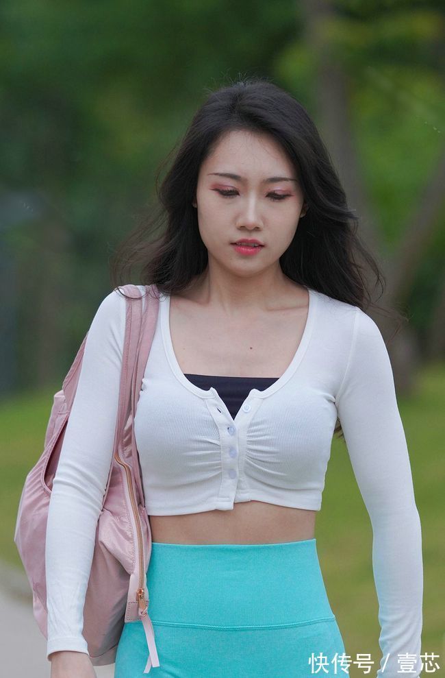 赏心悦目|最不费劲又出彩的搭配方式,还要数打底裤穿搭了,让人赏心悦目