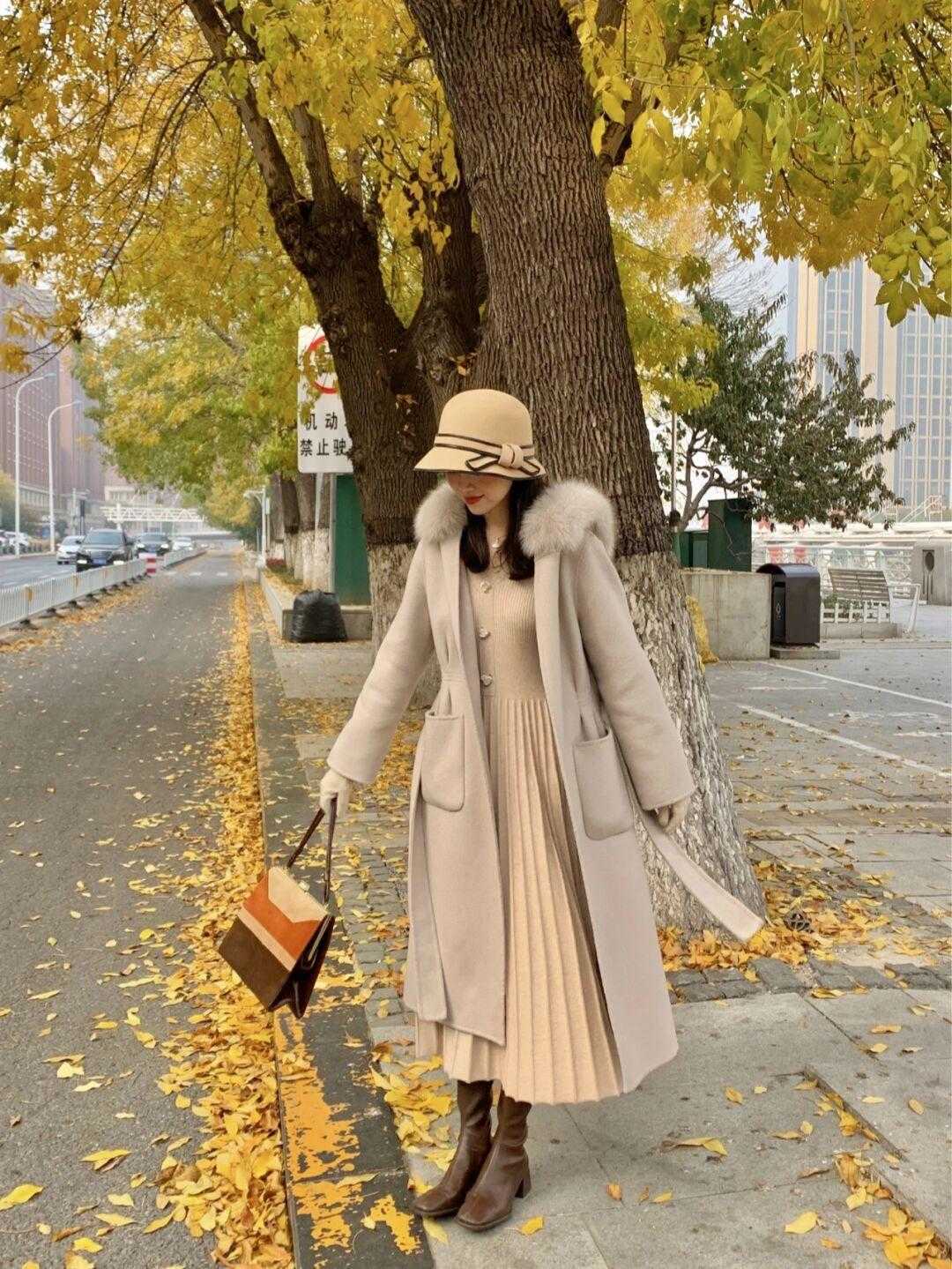 针织长裙|这个冬季的大衣这样搭,日常清新才是最佳
