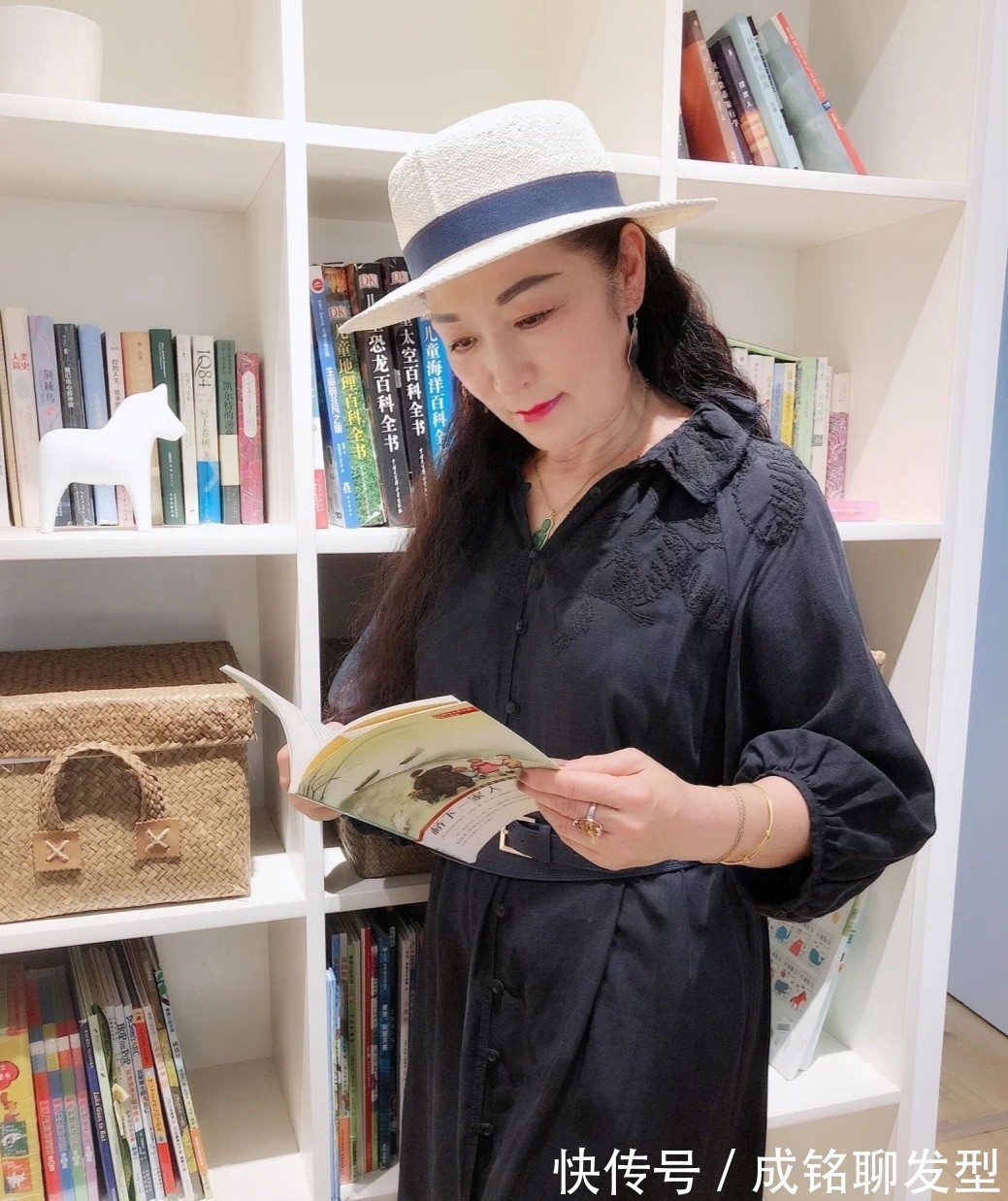 衬衫|五六十岁的女人怎么穿减龄?学会“三要三不要”,时尚优雅显年轻