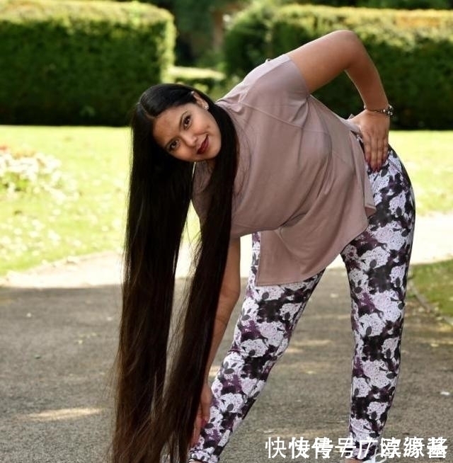 monik女子长达20年不剪头发,头发长16米,洗一次头要花4个小时