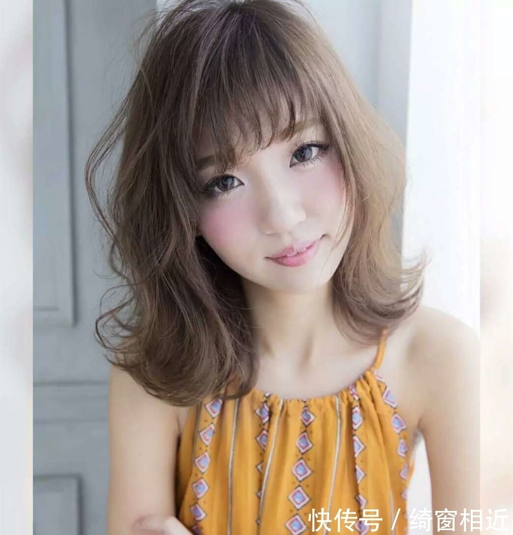 波波头 发量少还贴头皮怎么办?这几款洋气的发型,让你彻底告别细软趴!