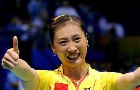 奥运冠军|她是羽毛球奥运冠军,却惨遭丈夫抛弃,离婚后独自抚养女儿