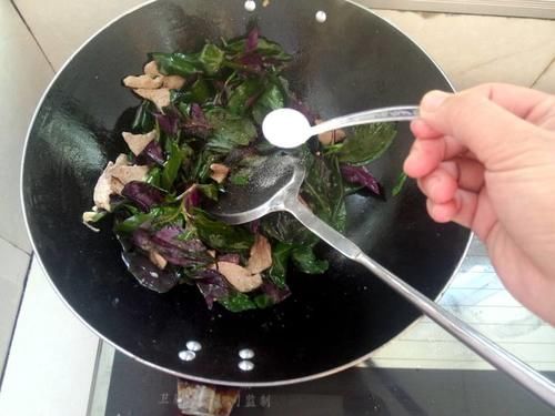  少许|真正的“补血菜”找到了，简单炒一炒，补血补铁，脸色更红润