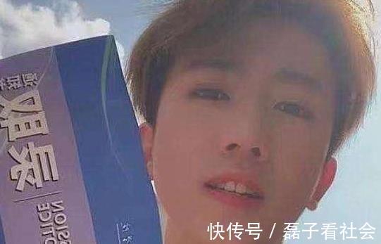 张迪|变形计:富二代考上大学后回农村看妹妹,拍了合照,女孩表情真实