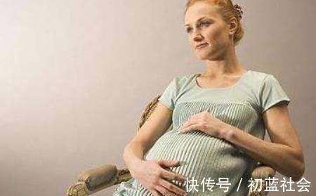 大宝|45岁高龄产妇生下二胎后,被踢出了家族群,儿子活该,自作自受