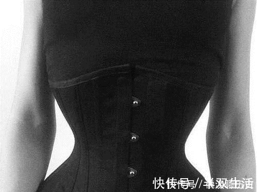 畸形#古代畸形审美,欧洲束腰中国缠足都已废除,唯日本将其传承了下来