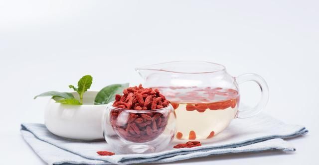 受益|枸杞泡水方法不对,喝再多也没用,这才是正确方法,早知道早受益