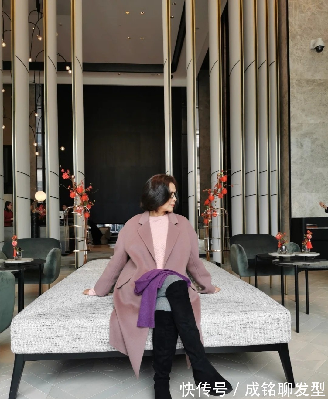 颜色 今冬流行一种大衣,叫“过胯不过脚踝”,五六十岁的女人穿更好看