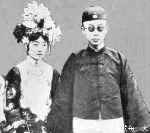 溥仪|末代皇帝溥仪去上户口,家庭地址上只填了三个字,吓坏登记员!