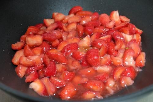 三月最爱草莓，自制草莓酱做法简单无添加剂，好吃看得见