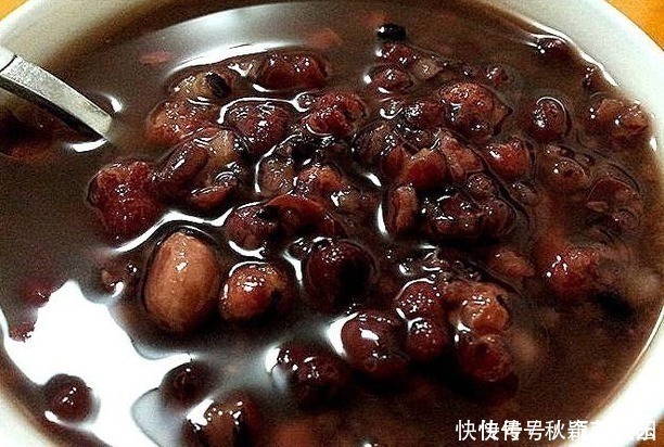 脸色|女性每天要喝一碗它,补血效果好,脸色红润,40岁看上去像18岁