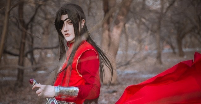 厄命|天官赐福Cos这个花城婚服绝了!网友是羡慕不来的身高和颜值