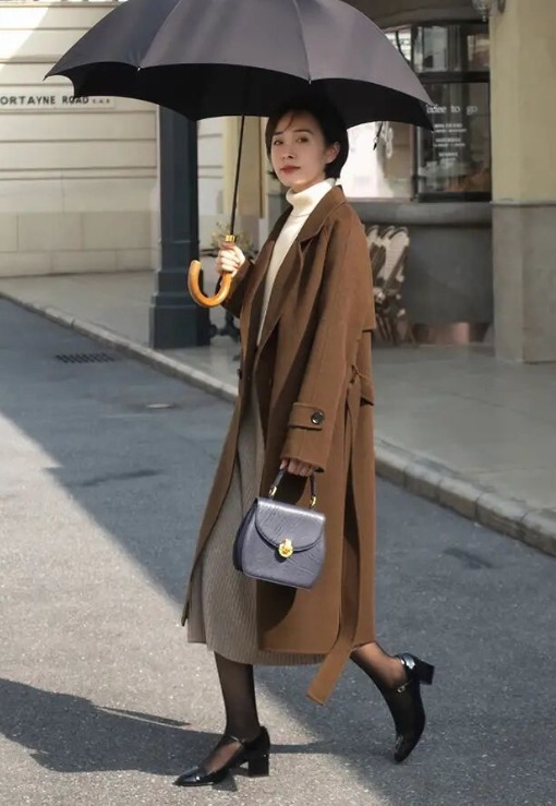 高跟鞋|不管20岁还是40岁,穿大衣少配打底裤,俗气还显老