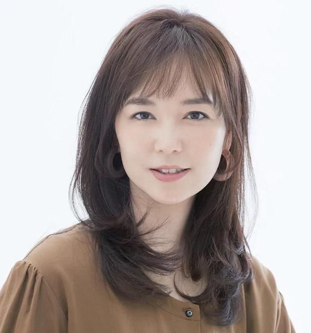 知性|四五十岁长脸女人,抛弃“大妈卷”吧!留这几种发型,真显气质