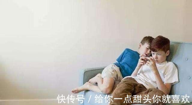 时间段|孩子几岁时给配“手机”最好不是10岁,不是15岁,这时间最好