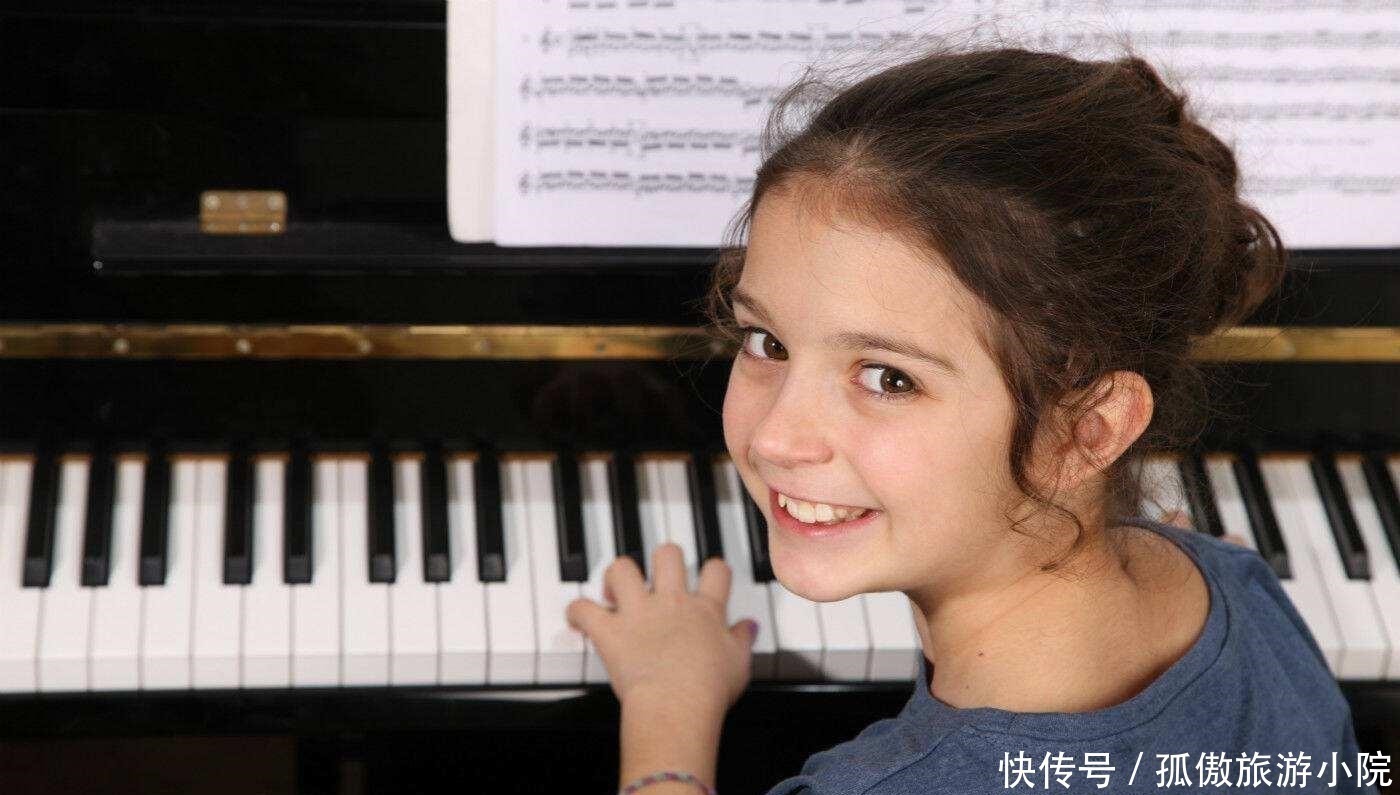 孩子|宝爸喝醉之后成为萌娃“画板”,画满全身笑翻宝妈喝酒的惩罚