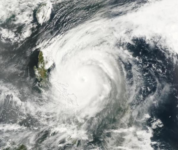 在大气流动、风雨雷电之上，有一双双来自卫星的“眼睛”