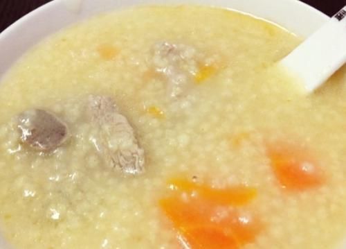 补肾|小米煮粥加“此物”,健脾胃、补肾明目,吃的更香睡得更好了