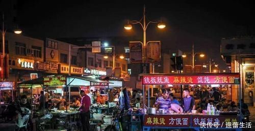 女儿|父母带2岁女儿去寺庙进香，在门口被一老和尚拦下：孩子别进