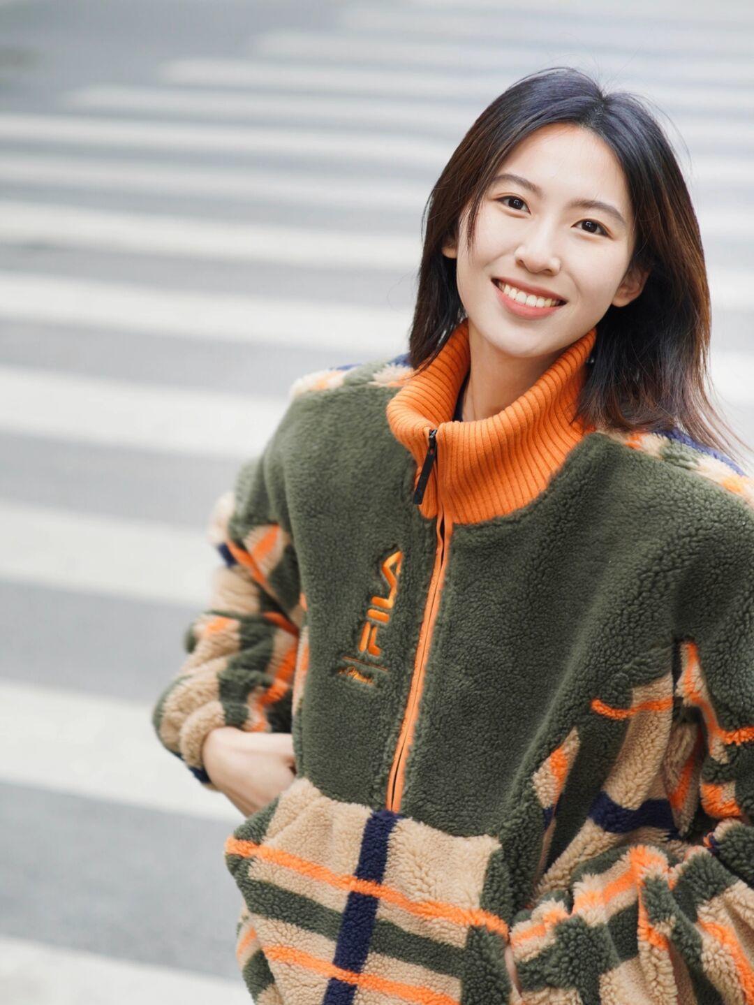 单品 冬季减龄首选当然是“羊羔绒外套”,以下款式实用洋气,赚足回头率