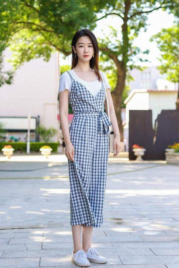 魅力|街拍:清纯的美女,穿搭得体气质不错,很有魅力