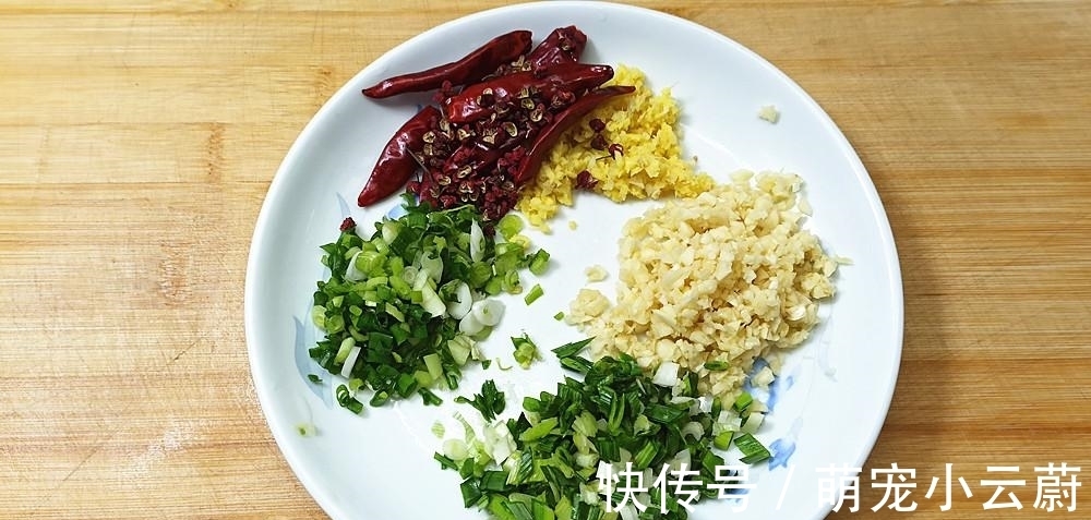 天冷了,这道“麻辣血旺”做来吃,太过瘾,汤汁拌饭都能吃2碗