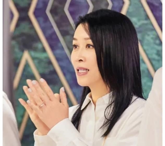 《好聲音》那英退出,內(nèi)定冠軍傳言不攻自破!新一任導(dǎo)師大有來頭