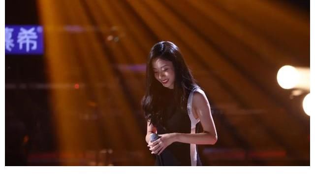 王靖雯|《2021中国好声音》首播告捷，导师上演跨时代音乐对话，重磅选手引发抢人大战