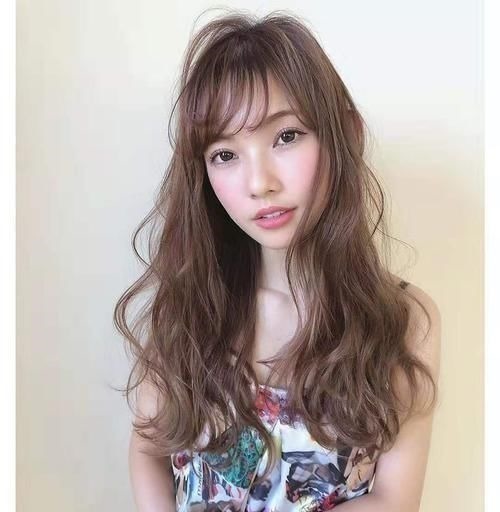 要点 羊毛卷已经“失宠”,今年流行这种发型,减龄又洋气满满高级感