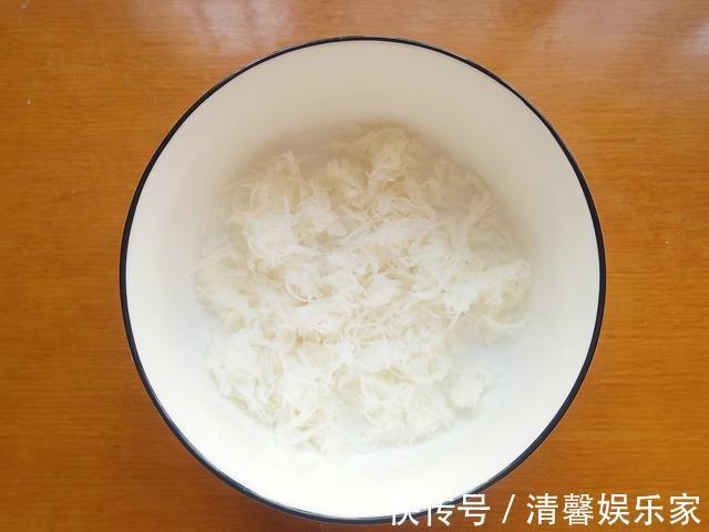 馅饼学会此做法,皮薄不露馅,香脆又可口,做法不难,快来试试