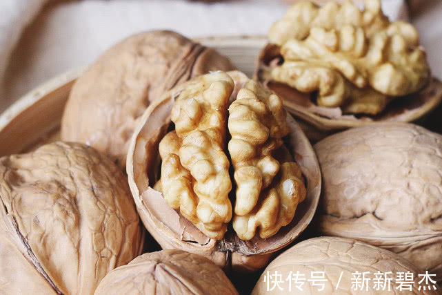 小姐姐|每天吃上幾顆核桃，堅持一段時間，5件“好事”可能會不請自來