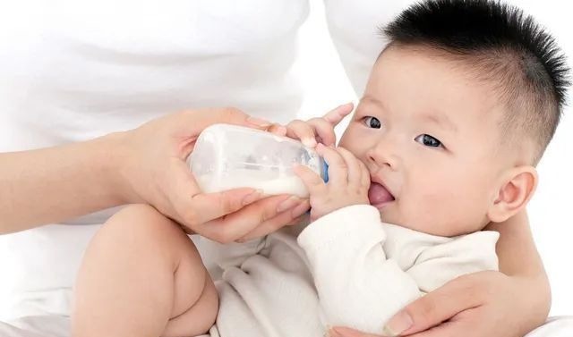 小云|八个月宝宝发育迟缓,原因是添加辅食不当惹的祸,家长要引起注意