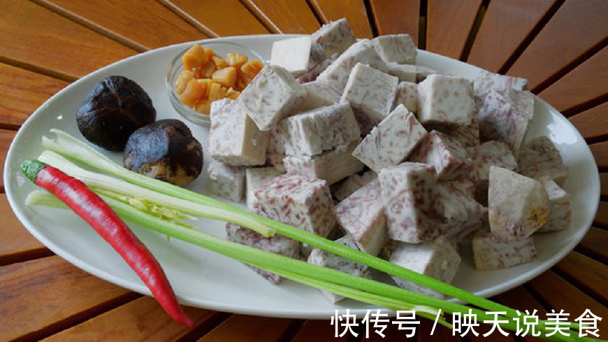 芋头这样做,酥香软糯又不腻,好吃的停不下来,我家早餐常吃它