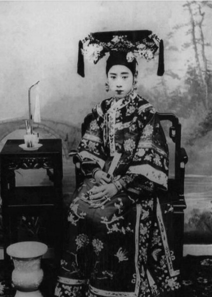 端庄|清朝时期的大家闺秀，端庄秀美，图1堪比貂蝉