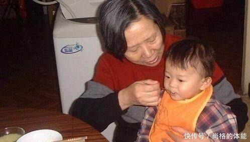 警惕会“偷走”孩子免疫的3种食物，家长还在喂让娃积食常生病！