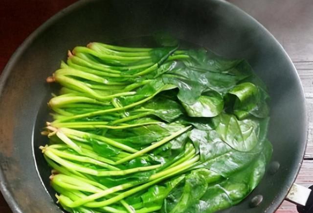 被称为“春天第一鲜”,10块钱买5斤,鲜嫩营养高,不懂吃可惜了