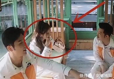 b《跑男8》迎来最怕素颜的女明星,录节目疯狂补妆,蔡徐坤都懵了