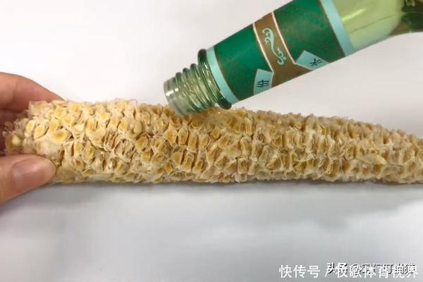 妙用|玉米芯是个“宝”,放在卫生间,解决了男人女人的大烦恼,快学学