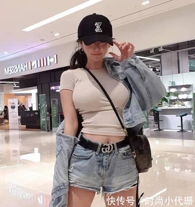 牛仔套装|历久弥新的牛仔套装，也能穿出成熟女魅力