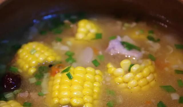 检查|2岁男童半夜喊肚子疼,被家长送到医院,医生检查后安排手术吧