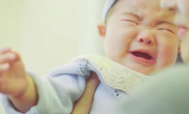 宝宝|宝宝床边不要放这3样东西,否则影响宝宝发育,宝妈千万要记住