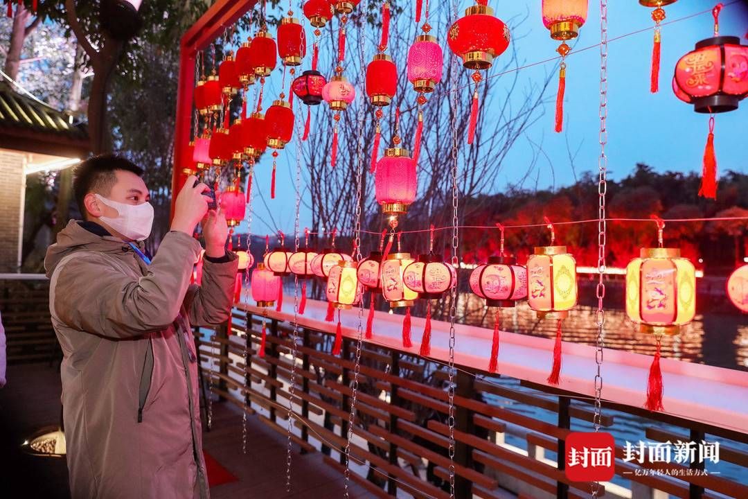 冬游|赏河灯、打铁花、迎新春 成都开启夜游锦江系列活动｜冬游四川上封面